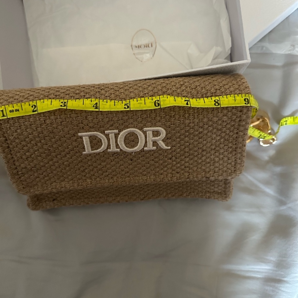 Dior Raffia NIB Shoulder Bag With Chain Link Strap !!! Absolutely Stunning 🤩 !!! - Picture 3 of 4